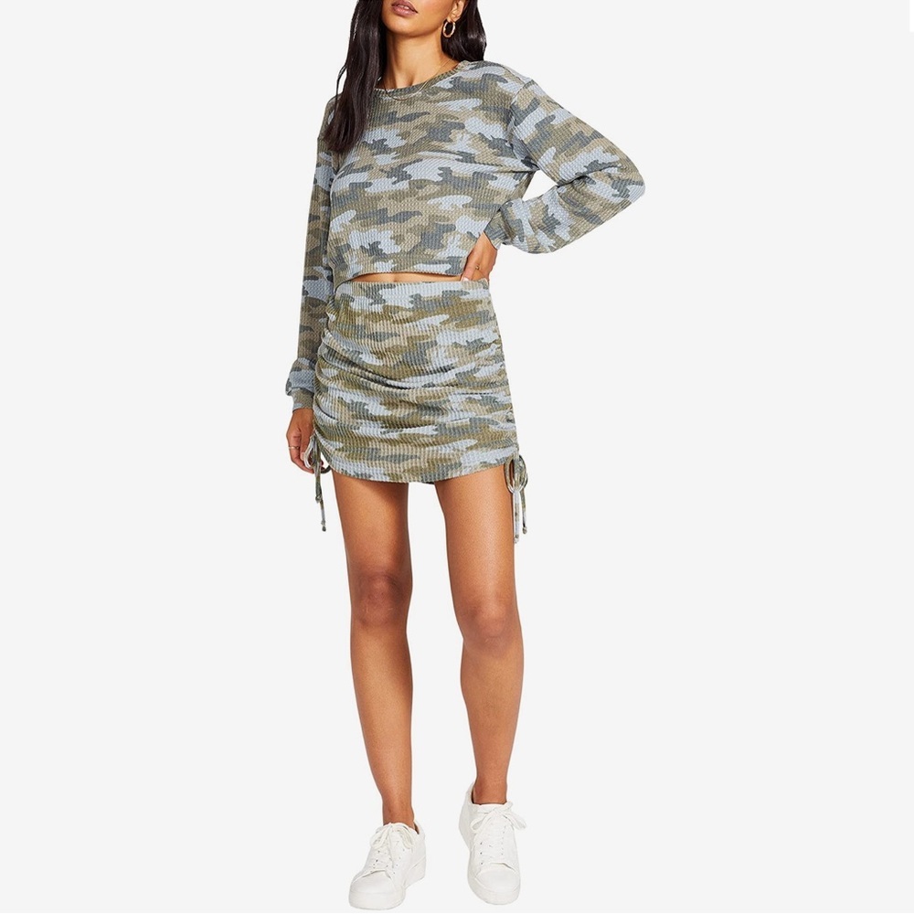 BB Dakota Camo Skirt NWT